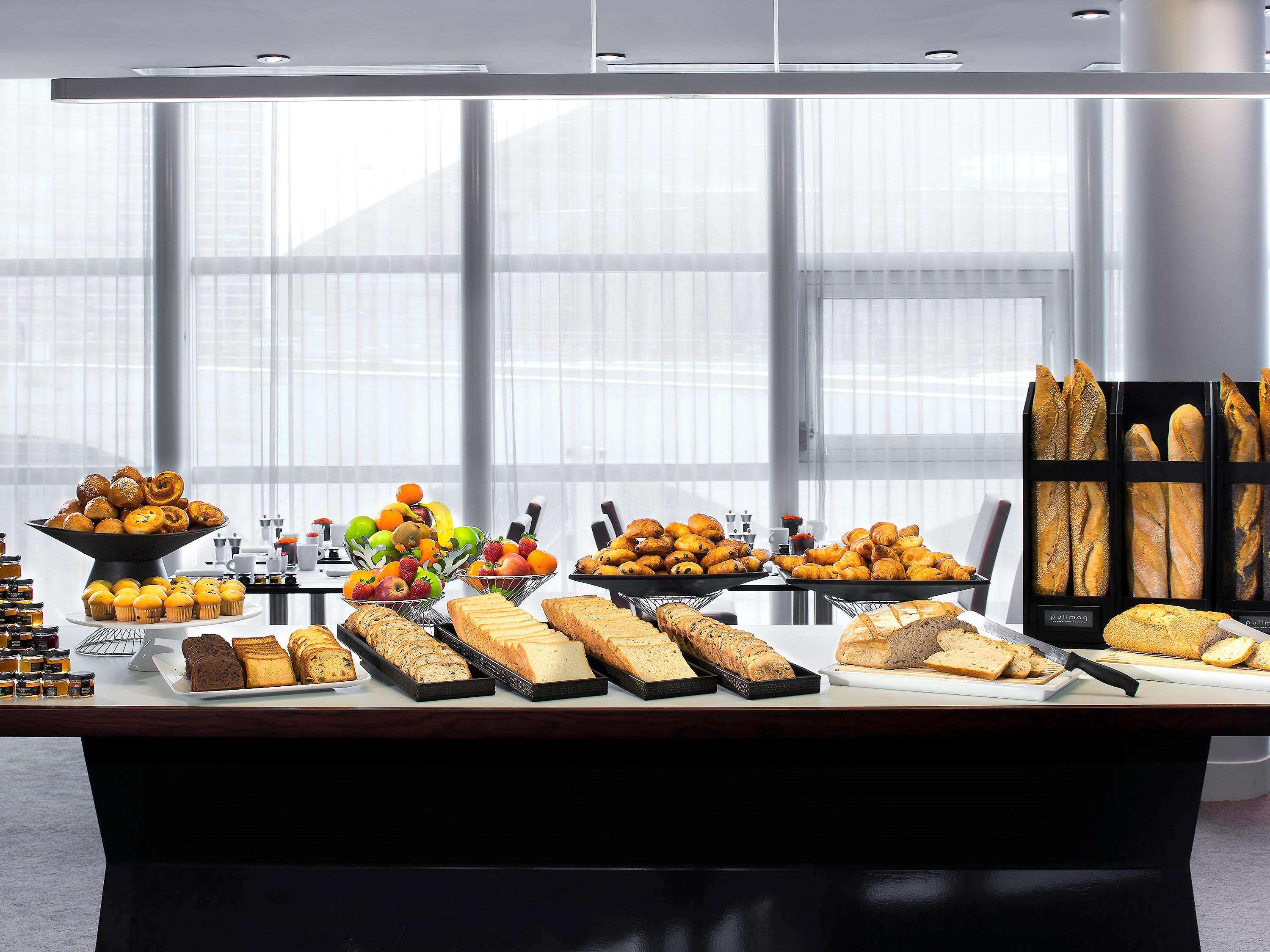 Pullman Paris La Défense Hotel Courbevoie