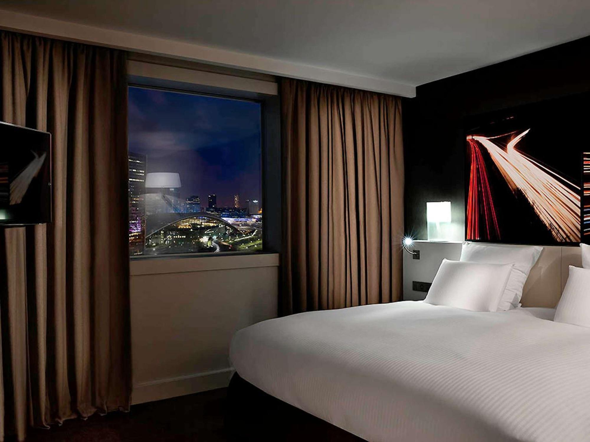 Hotel Pullman Paris La Défense 5*